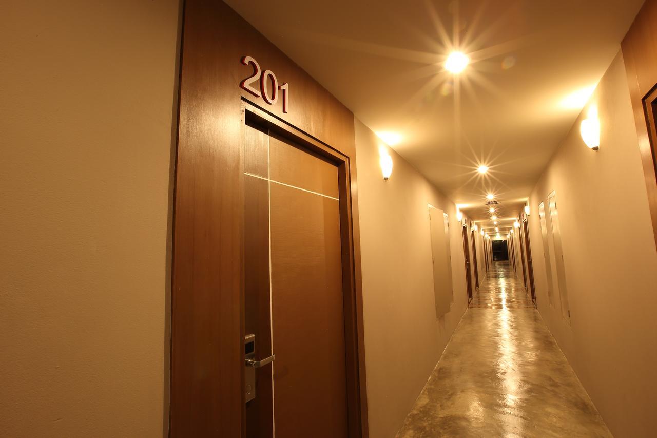 The Plubpla Serviced Apartment Bangkok Dış mekan fotoğraf