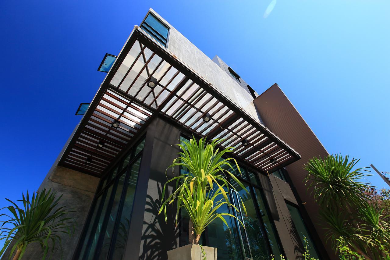 The Plubpla Serviced Apartment Bangkok Dış mekan fotoğraf