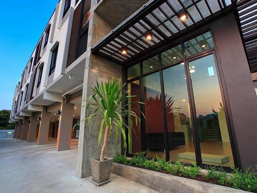 The Plubpla Serviced Apartment Bangkok Dış mekan fotoğraf