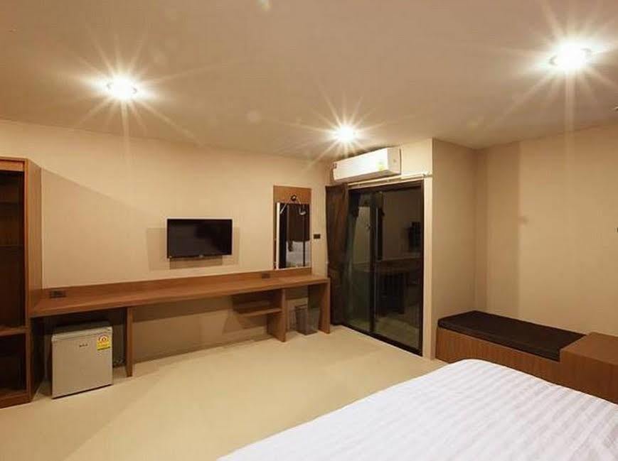 The Plubpla Serviced Apartment Bangkok Dış mekan fotoğraf